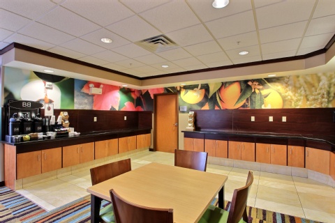 Fairfield Inn & Suites by Marriott Milwaukee Airport , WI 53154 near General Mitchell International Airport View Point 12