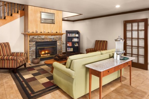 Country Inn & Suites by Radisson, Grand Rapids Airport, MI , MI 49512 near Gerald R. Ford International Airport View Point 3