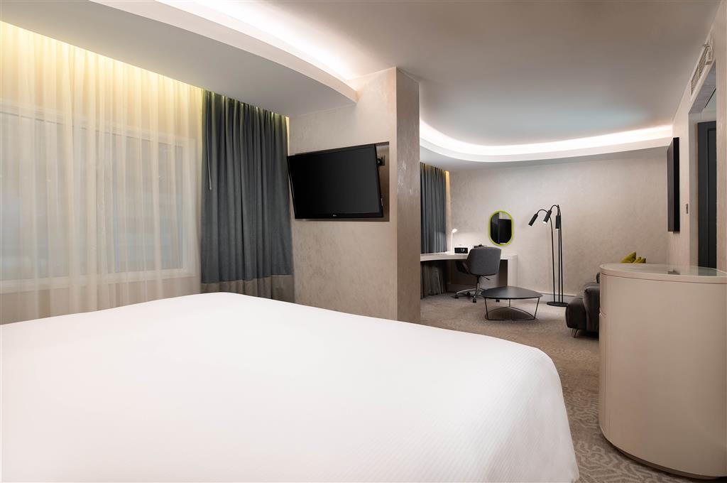 Hilton London Heathrow Airport ,  TW6 3AF near Heathrow Airport View Point 29