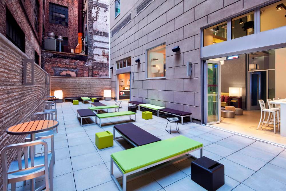 Aloft Manhattan Downtown Financial District 1