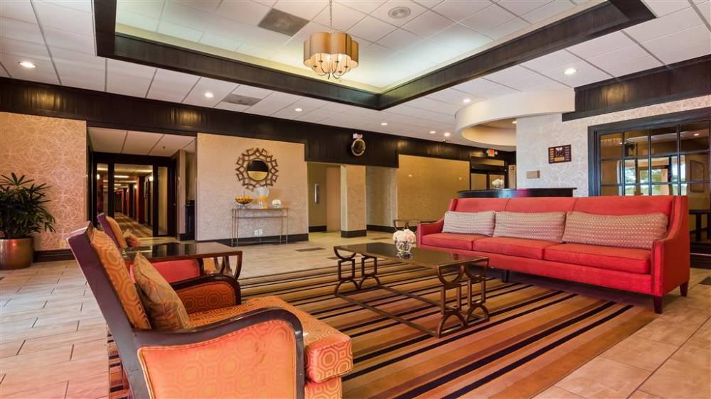 Best Western Plus The Charles Hotel 4