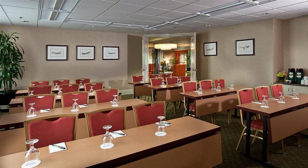 Coast Gateway Hotel 3