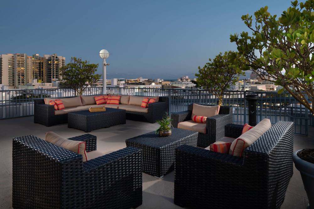 Courtyard By Marriott Miami Beach South Beach 7