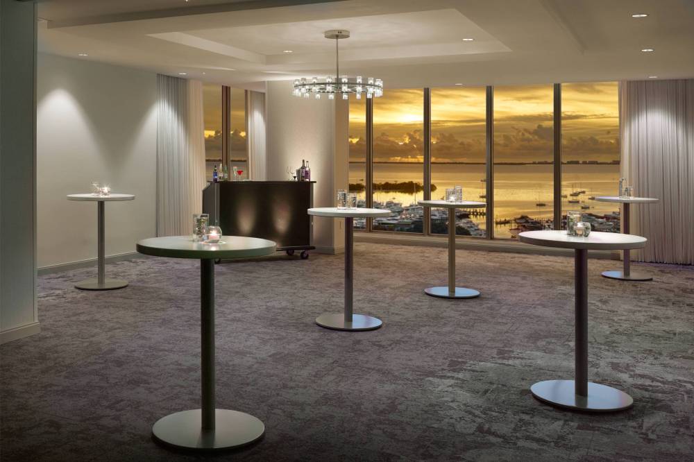 Courtyard By Marriott Miami Coconut Grove 2