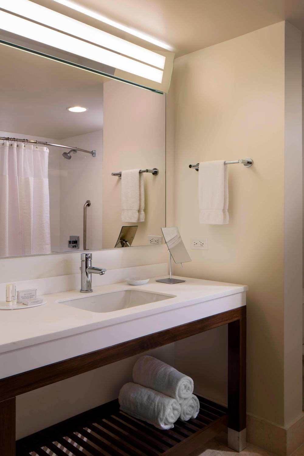 Courtyard By Marriott Miami Dadeland