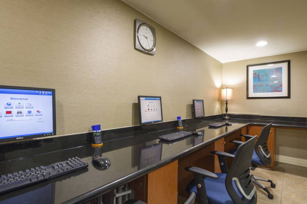 Holiday Inn Exp Chelsea 3
