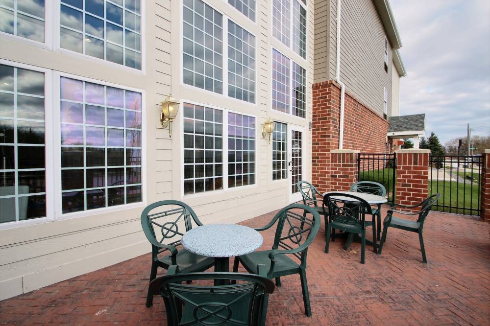Holiday Inn Exp Stes Airport