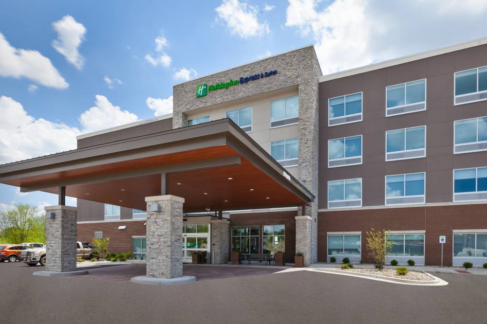Holiday Inn Exp Stes Airport South