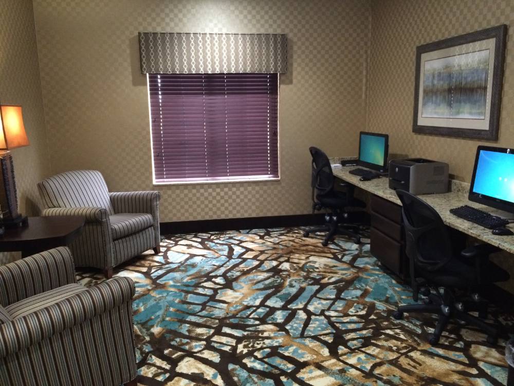 Holiday Inn Exp Stes Council B