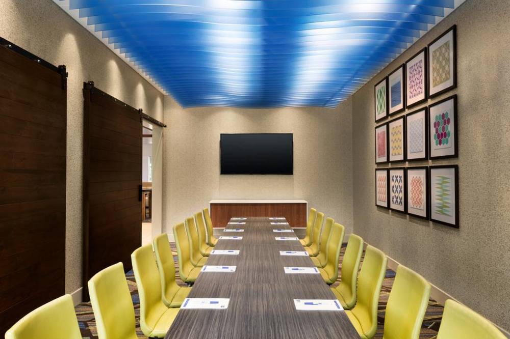 Holiday Inn Exp Stes Miramar 10