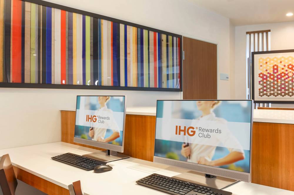 Holiday Inn Exp Stes O'hare Airport