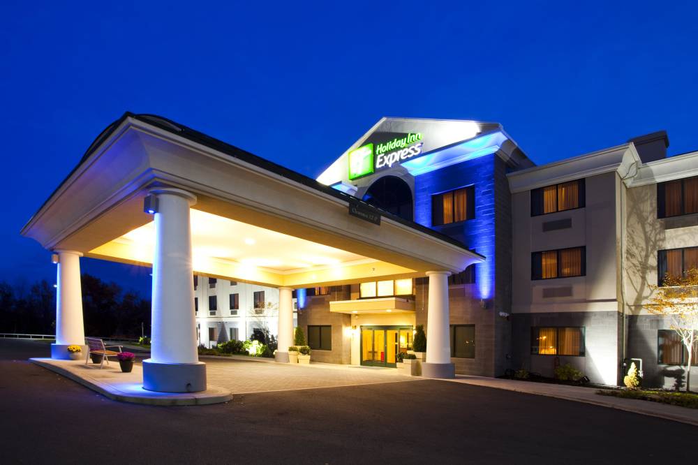 Holiday Inn Express Airport