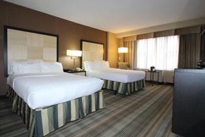 Monte Carlo Inn Airport Suites