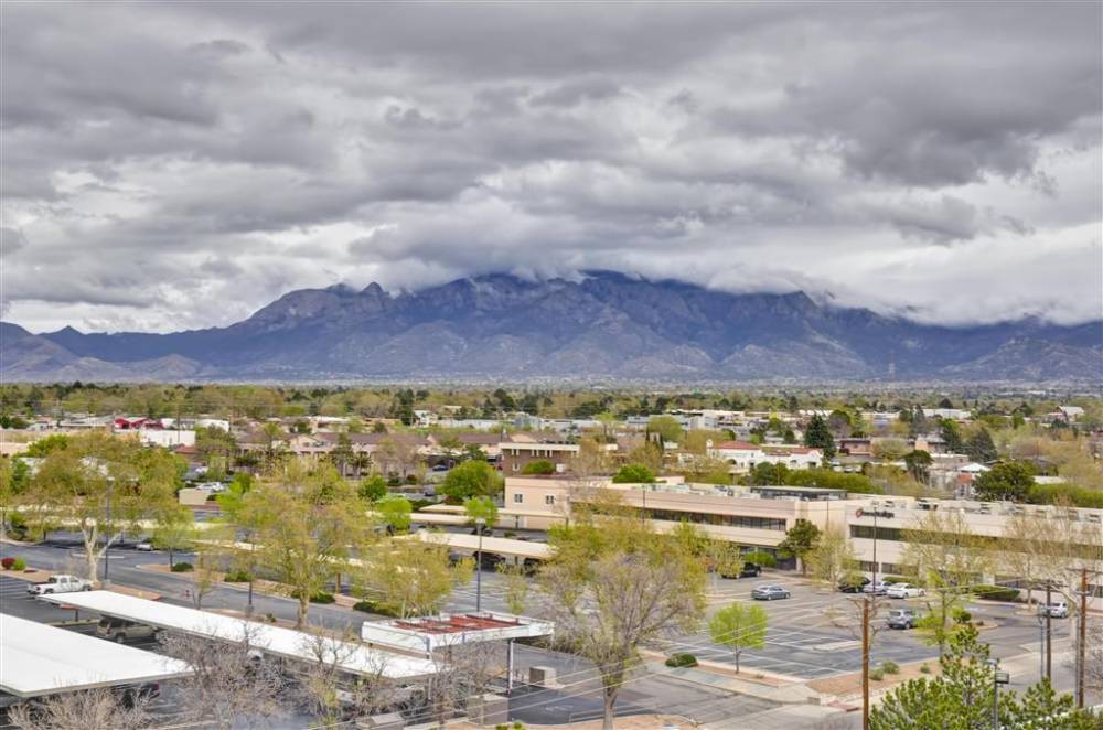 Hyatt Place Albuquerque Uptown 2