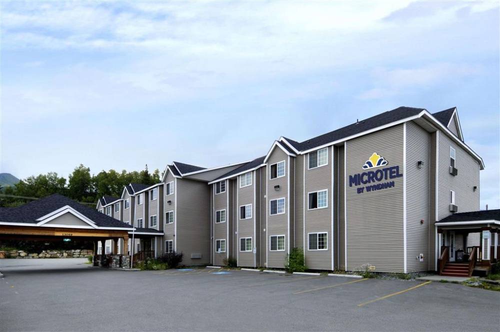Welcome to the Microtel Inn and Suites Eagle River