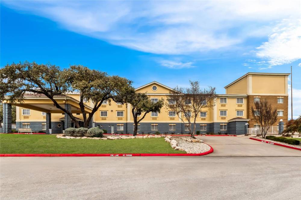 Quality Inn And Suites San Antonio Airport - Stone Oak