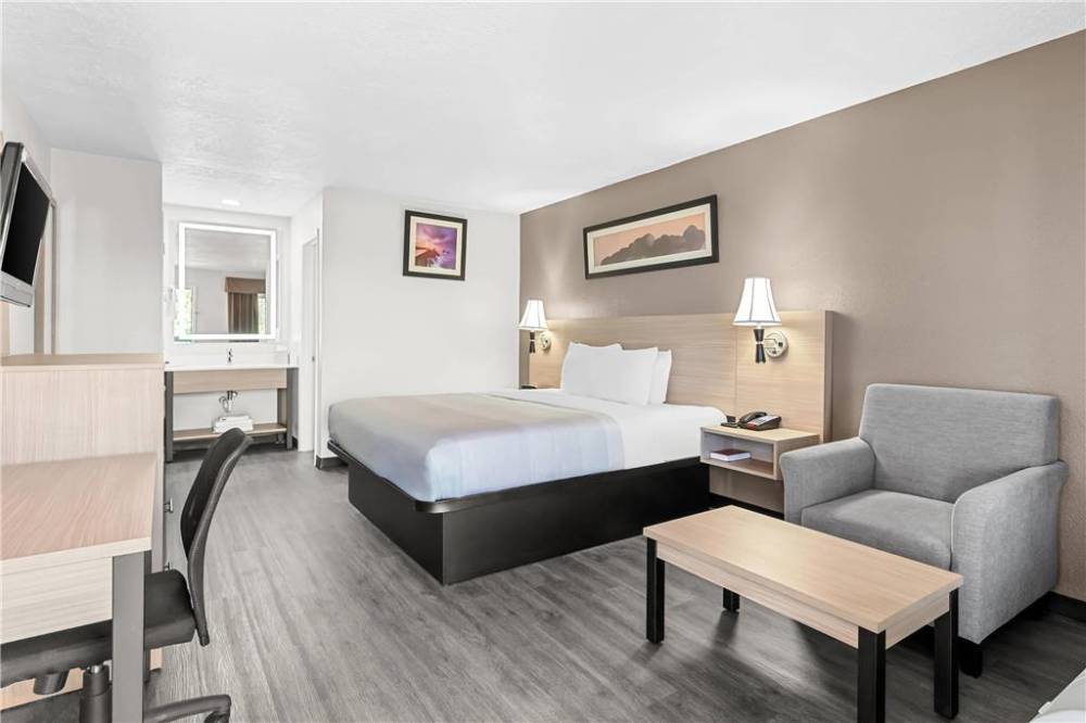 Quality Inn And Suites Sunport Airport Albuquerque