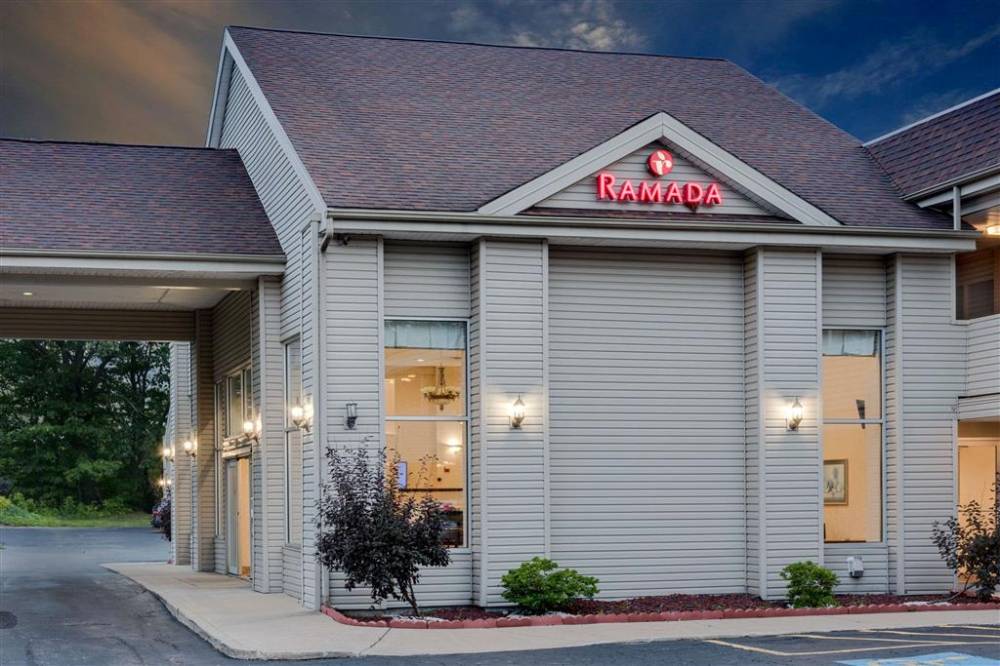 Ramada By Wyndham Cleveland Airport West