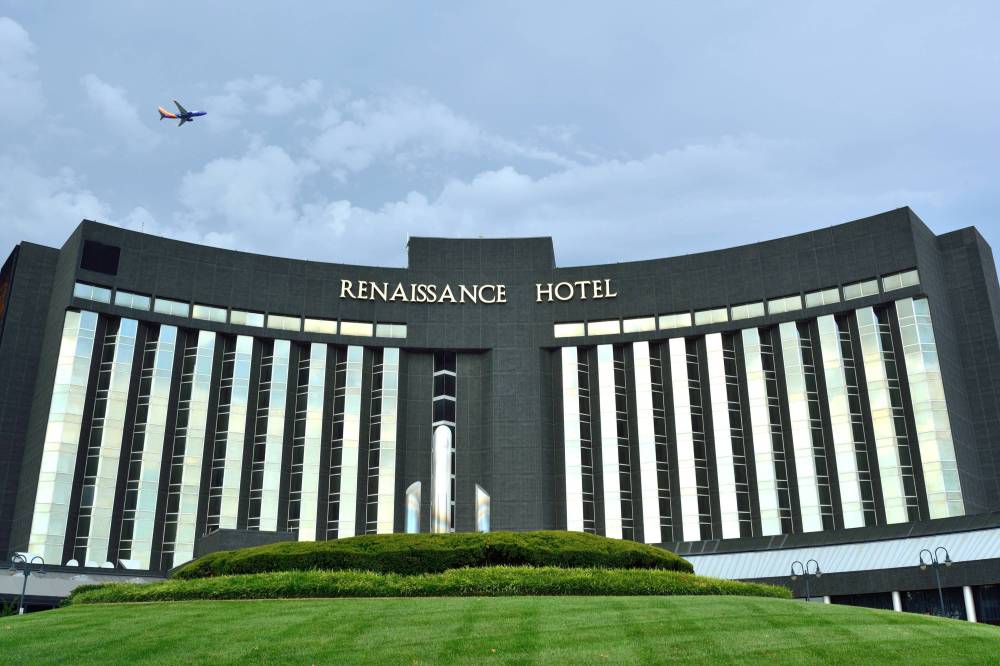 Renaissance St Louis Airport Hotel