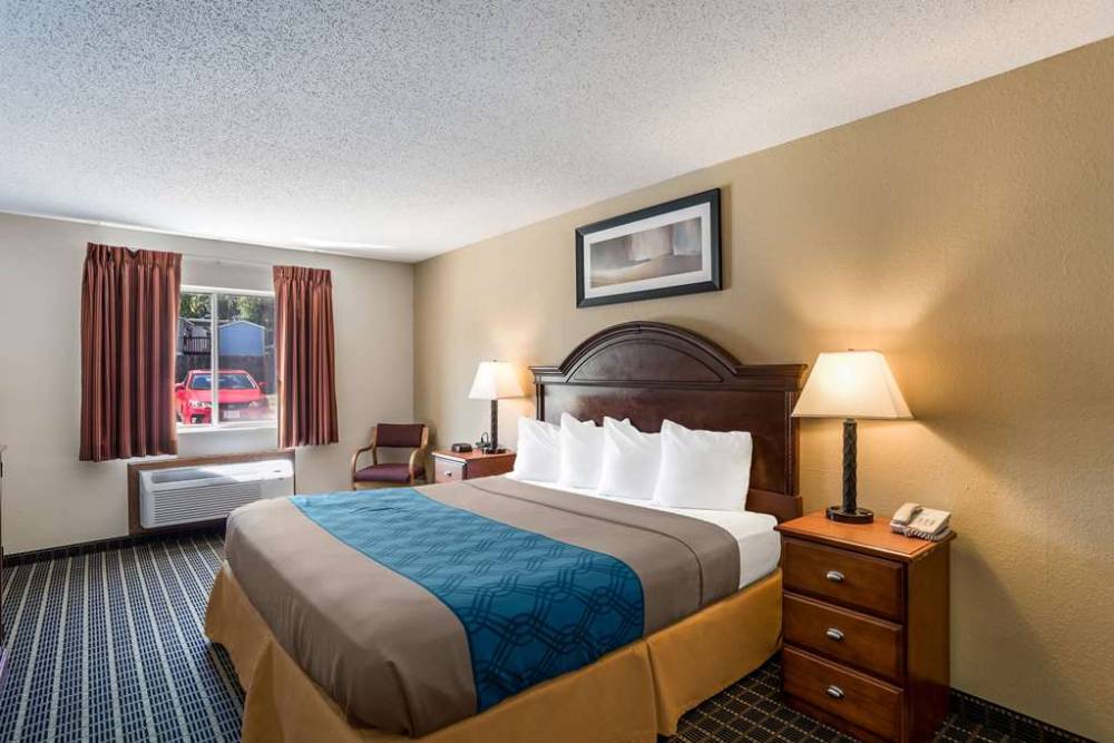 Rodeway Inn 6