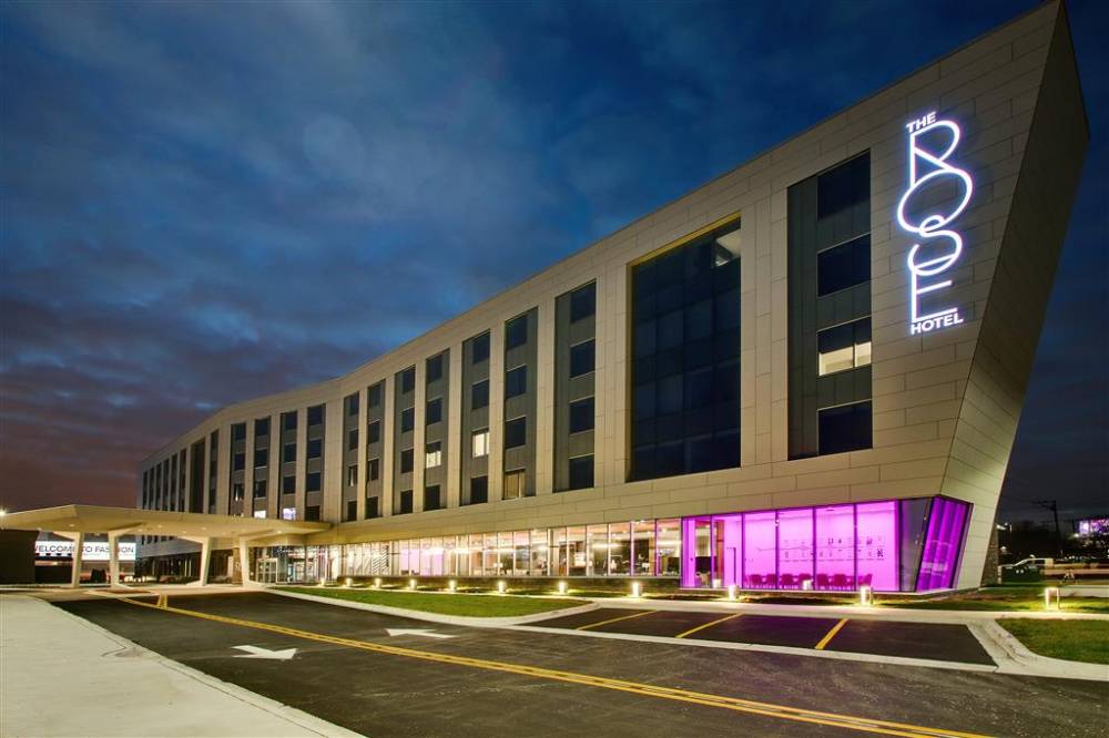 The Rose Hotel Chicago Ohare, Tapestry