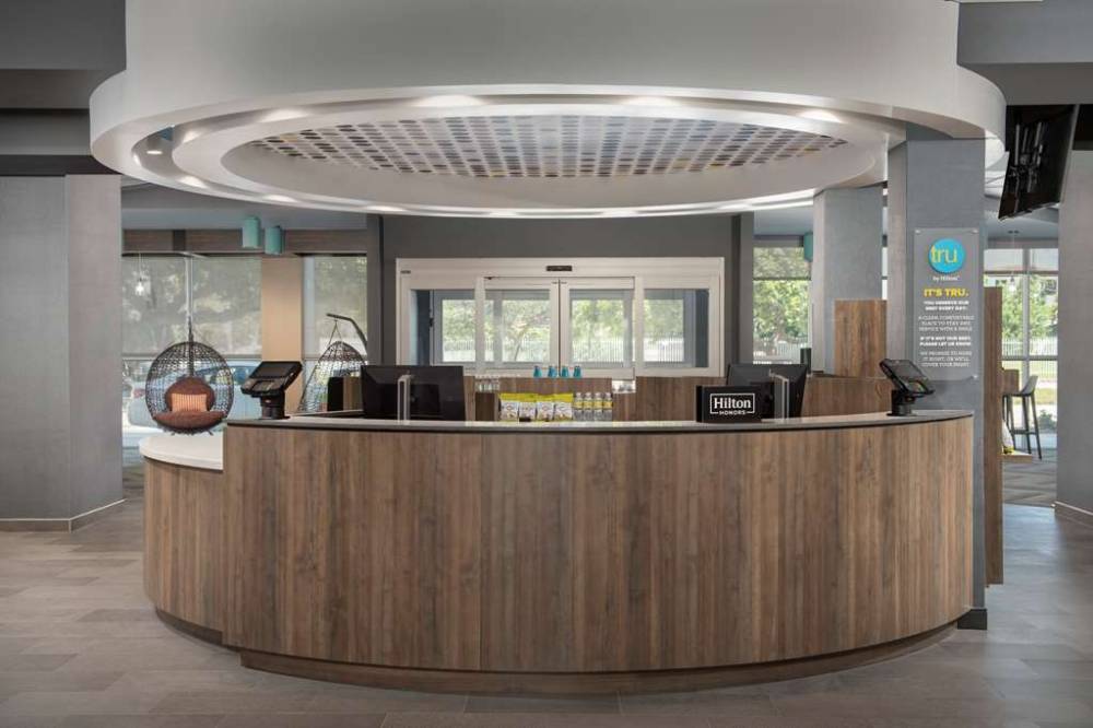 Tru By Hilton Miami West Brickell 5