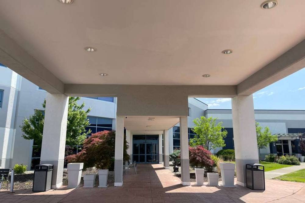 Wyndham Flint Mi/grand Blanc/bishop Airport/conference Ctr